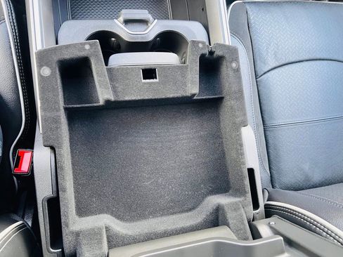 Used 2025 RAM 2500 Laramie image 29