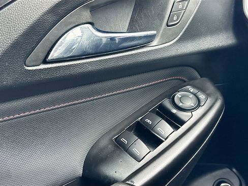 Used 2023 Chevrolet TrailBlazer RS w/ Sun and Liftgate Package image 17