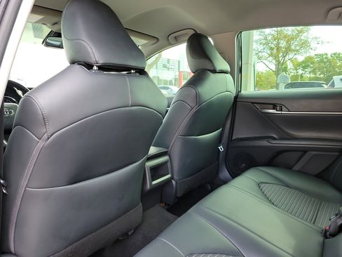 Used 2019 Toyota Camry SE image 18