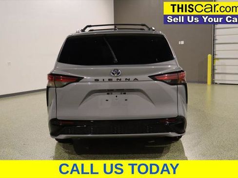 Used 2023 Toyota Sienna XSE FWD image 7