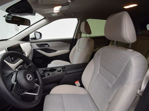 Used 2023 Nissan Rogue SV image 17