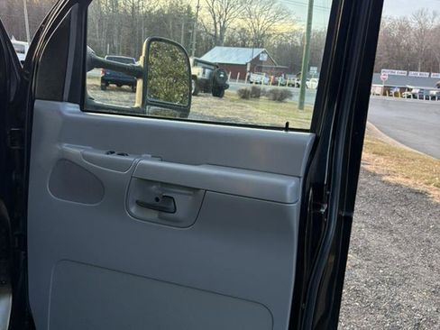 Used 2006 Ford E-450 and Econoline 450 image 16