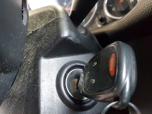 Used 2014 Jeep Wrangler Unlimited Sahara w/ Dual Top Group AWD/4WD image 29