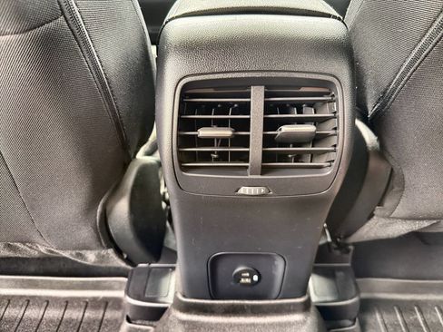 Used 2021 Ford Escape SE w/ SE Sport Appearance Package AWD/4WD image 34