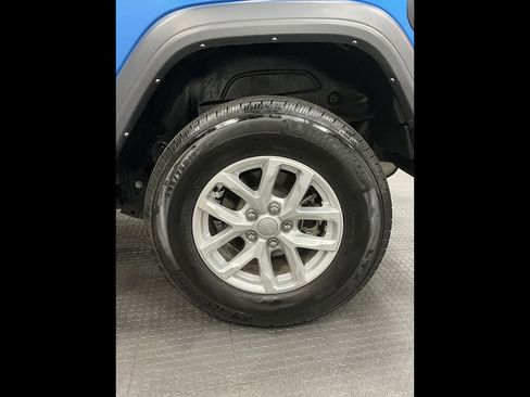 Used 2023 Jeep Wrangler Sport AWD/4WD image 32