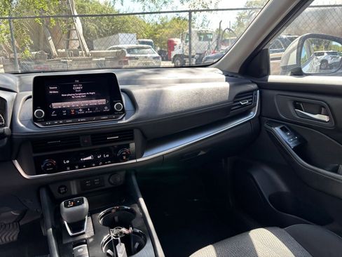 Used 2025 Nissan Rogue SV image 36