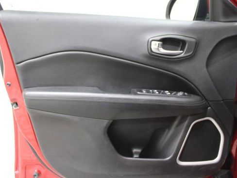 Used 2019 Jeep Compass Altitude image 17