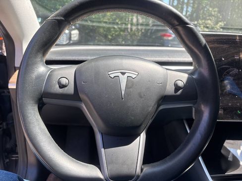 Used 2018 Tesla Model 3 Long Range image 10