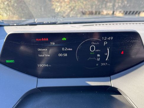 Used 2025 Toyota Prius LE image 35