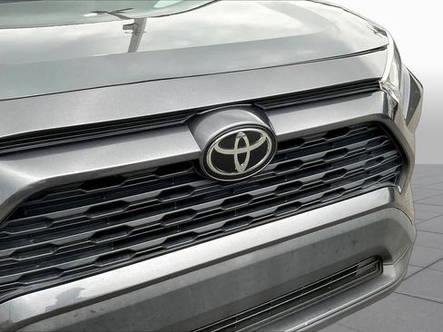 Used 2021 Toyota RAV4 XLE FWD image 28