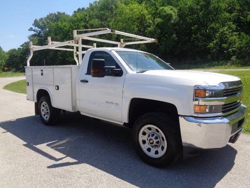 Used 2018 Chevrolet Silverado 3500 W/T RWD image 9
