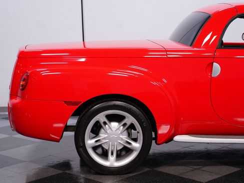 Used 2005 Chevrolet SSR image 27
