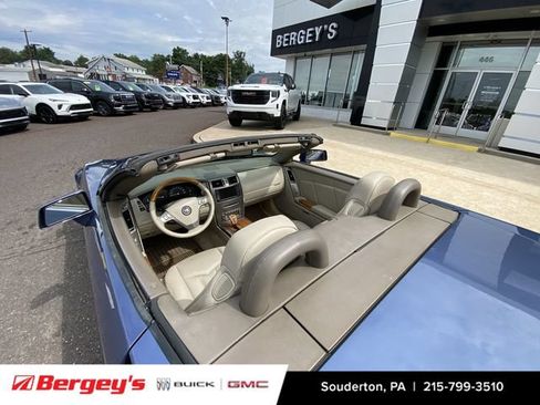 Used 2005 Cadillac XLR RWD image 21