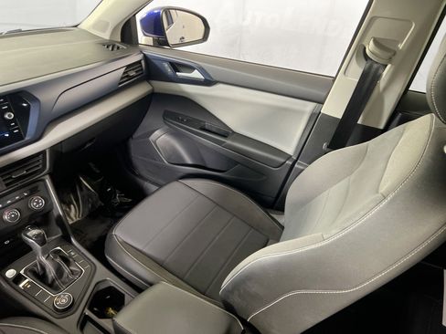 Used 2022 Volkswagen Taos SE image 23