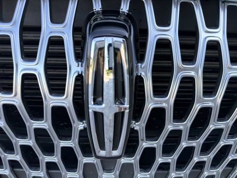 New 2026 Lincoln Corsair Premiere FWD image 7