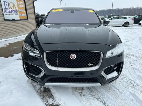 Used 2019 Jaguar F-PACE S image 2
