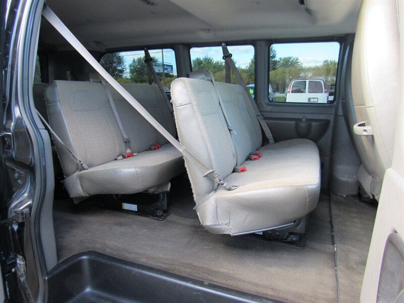 Used 2015 Chevrolet Express 2500 LT w/ LT Preferred Equipment Group RWD image 9