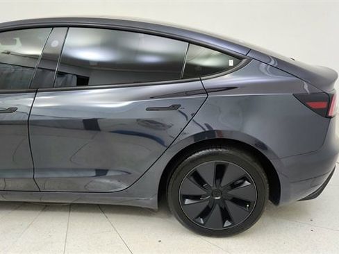 Used 2025 Tesla Model 3 Long Range image 10