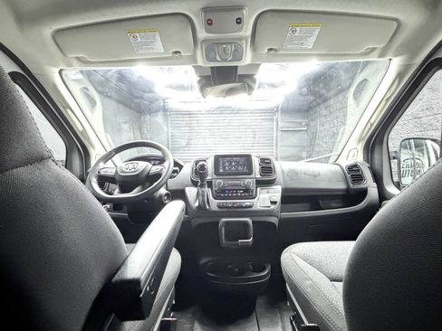 Used 2025 RAM ProMaster 2500 w/ U-Haul Equipment Group FWD image 24