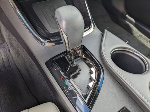 Used 2018 Toyota Avalon Limited FWD image 26