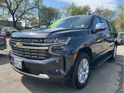 Used 2023 Chevrolet Suburban Premier AWD/4WD image 4