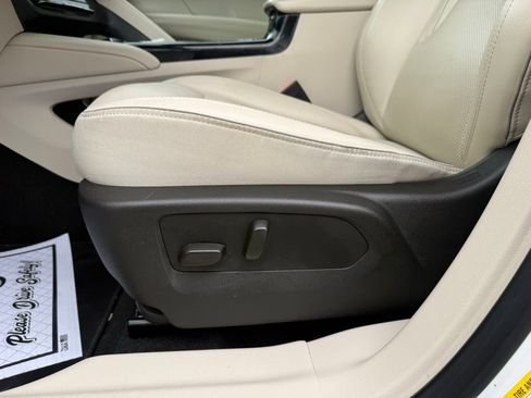 Used 2022 Buick Envision Essence w/ Technology Package I image 29