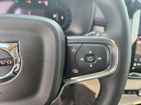 Certified 2023 Volvo XC40 B5 Plus w/ Driver Assist Package image 21