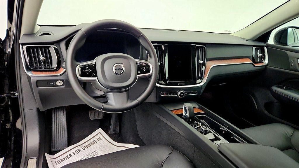 Used 2025 Volvo V60 B5 Cross Country Plus AWD/4WD image 13