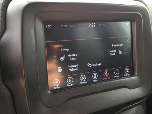 Used 2020 Jeep Renegade Trailhawk w/ Premium Leather Group AWD/4WD image 18