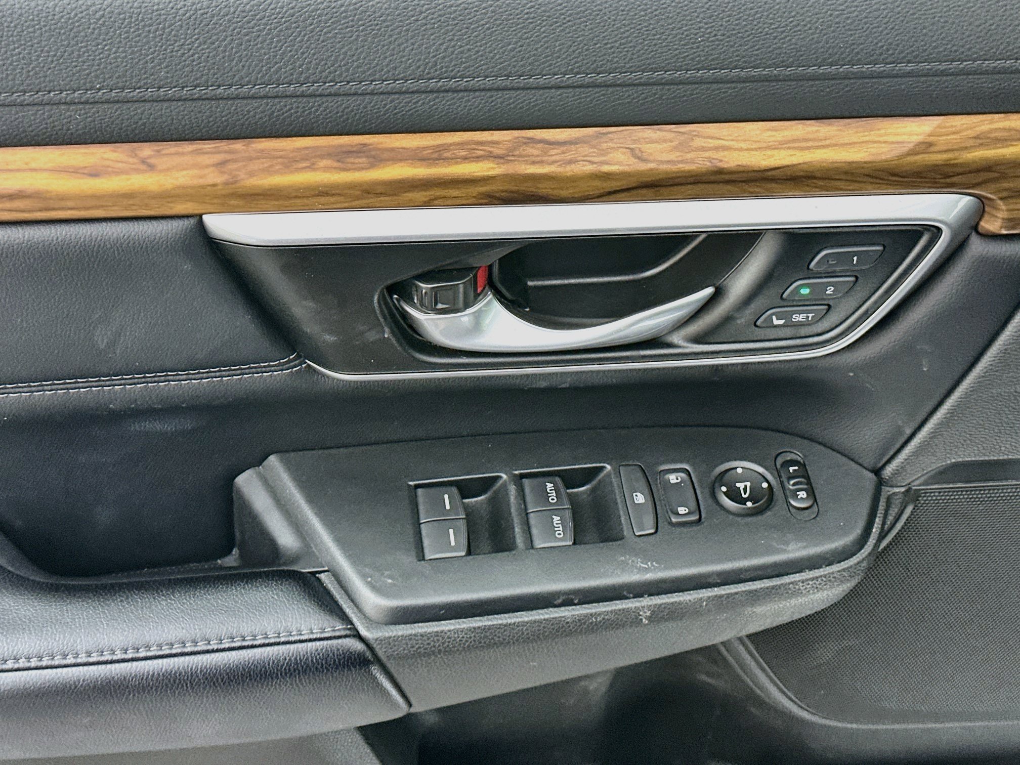 Used 2018 Honda CR-V Touring image 15