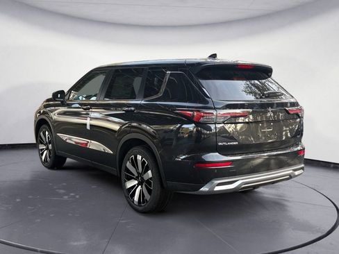 New 2026 Mitsubishi Outlander SE image 3