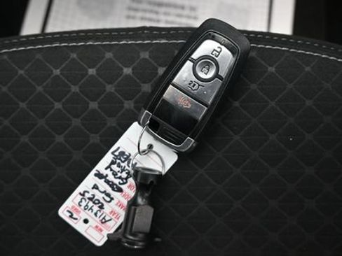 Used 2025 Ford Escape Active AWD/4WD image 10