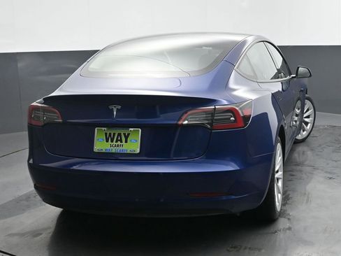 Used 2023 Tesla Model 3 Standard Range image 5