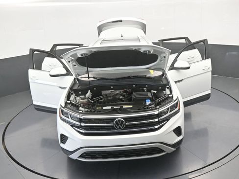 Used 2021 Volkswagen Atlas Cross Sport SE w/ Panoramic Sunroof Package image 76