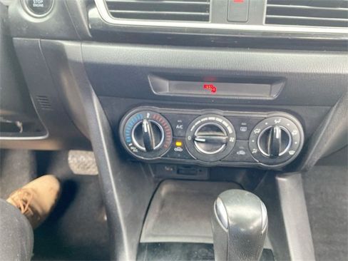 Used 2016 MAZDA MAZDA3 i Sport w/ Preferred Equipment Package image 26