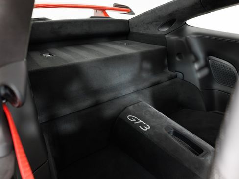 Used 2018 Porsche 911 GT3 w/ Sport Chrono Package RWD image 41
