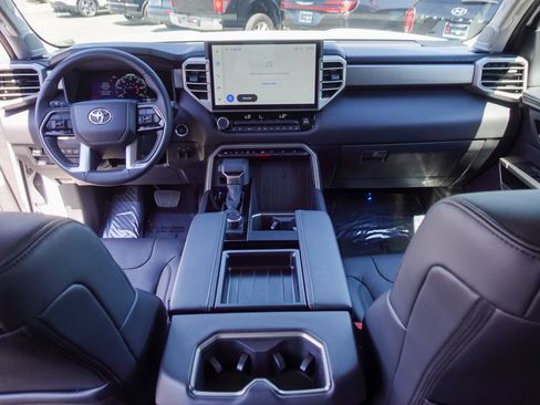 Used 2024 Toyota Tundra Limited AWD/4WD image 28