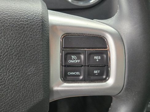Used 2013 Dodge Challenger R/T RWD image 19