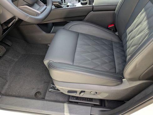 New 2026 Nissan Rogue Platinum w/ Platinum Premium Package image 4