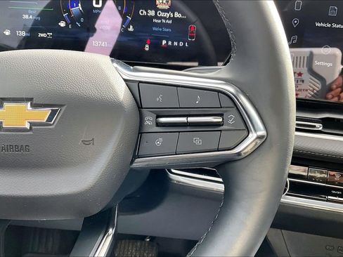 Used 2025 Chevrolet Equinox LT image 18