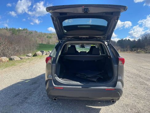 Used 2019 Toyota RAV4 LE AWD/4WD image 21