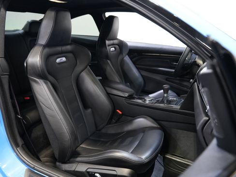 Used 2017 BMW M4 Coupe w/ Competition Package RWD image 29