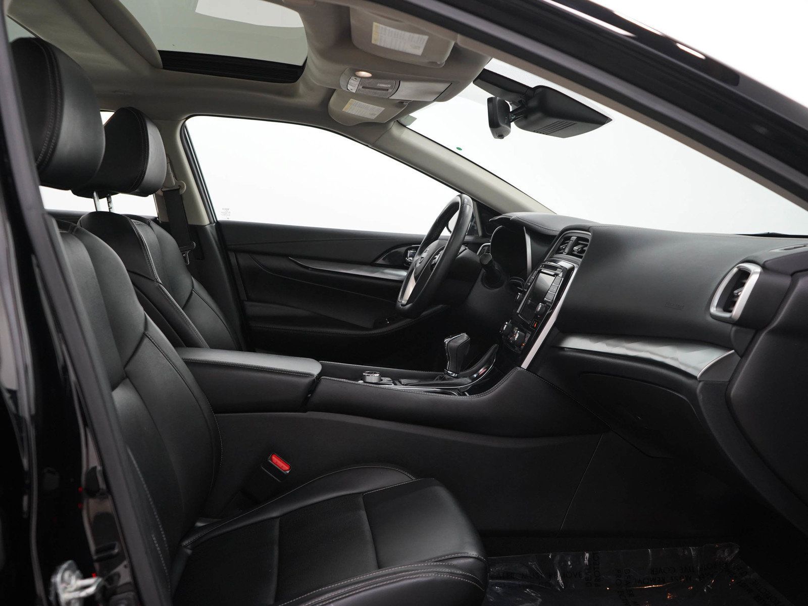 Used 2023 Nissan Maxima SL FWD image 11