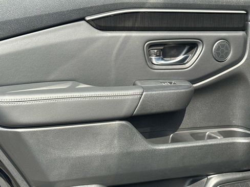Certified 2025 Honda Pilot Elite image 14