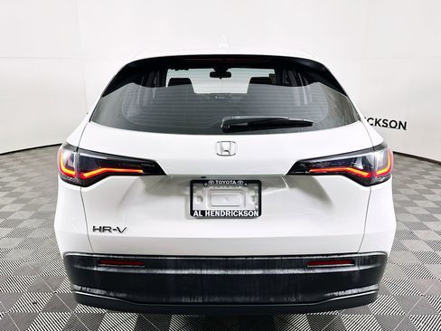 Used 2023 Honda HR-V LX image 4