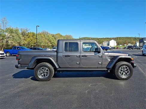 Used 2024 Jeep Gladiator Rubicon image 8
