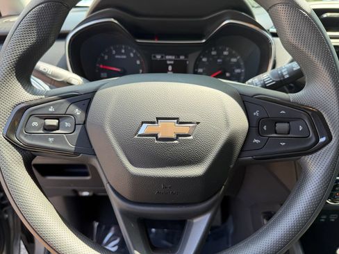 Used 2023 Chevrolet TrailBlazer LT w/ Convenience Package FWD image 19