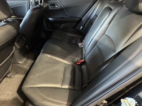 Used 2017 Honda Accord EX-L image 10