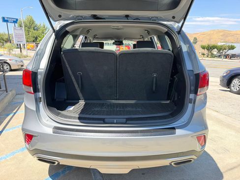 Used 2017 Hyundai Santa Fe SE FWD image 20