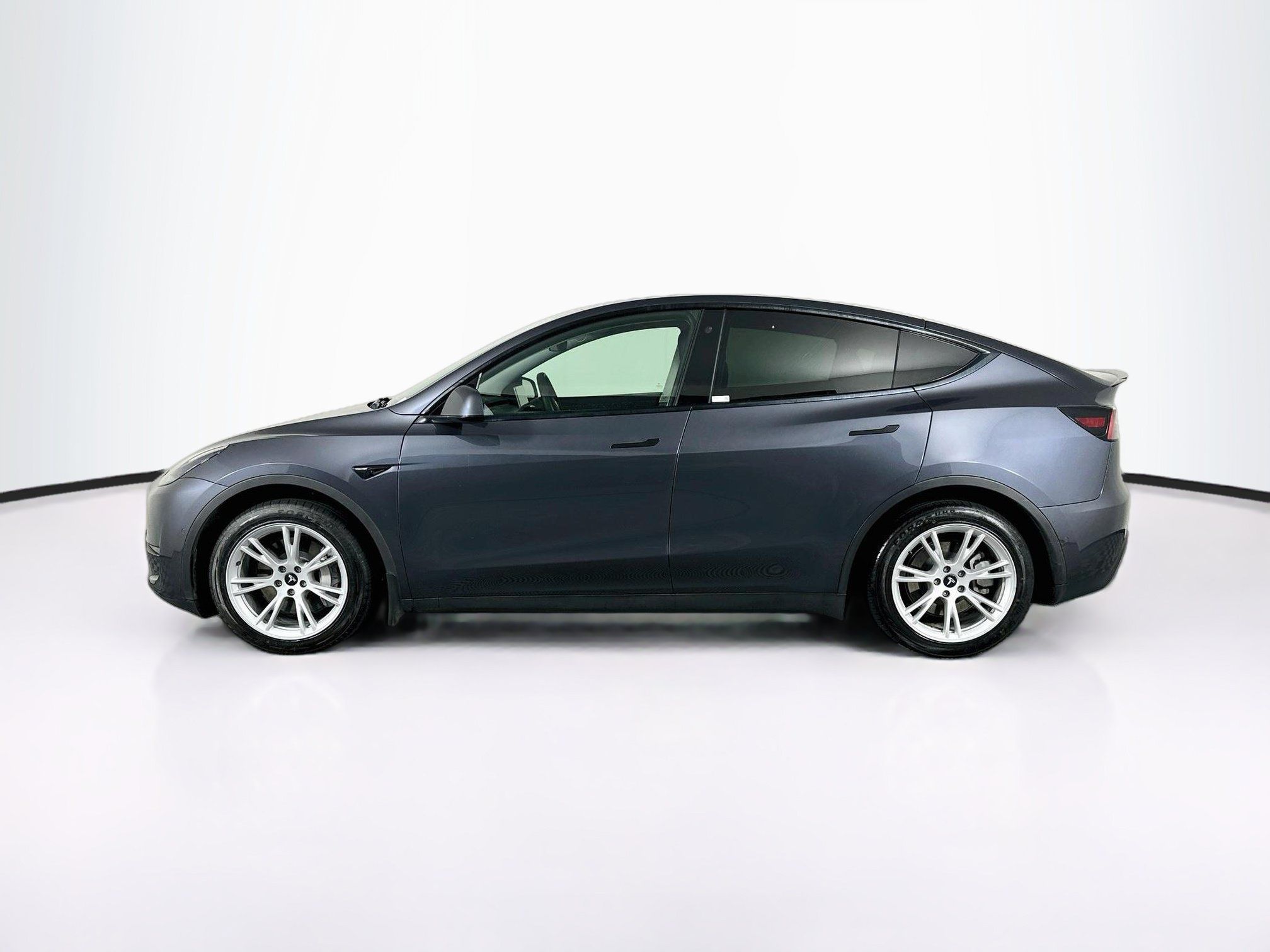 Used 2022 Tesla Model Y Long Range AWD/4WD image 4